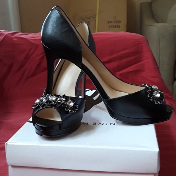 Shoes - Picture 3 of 3